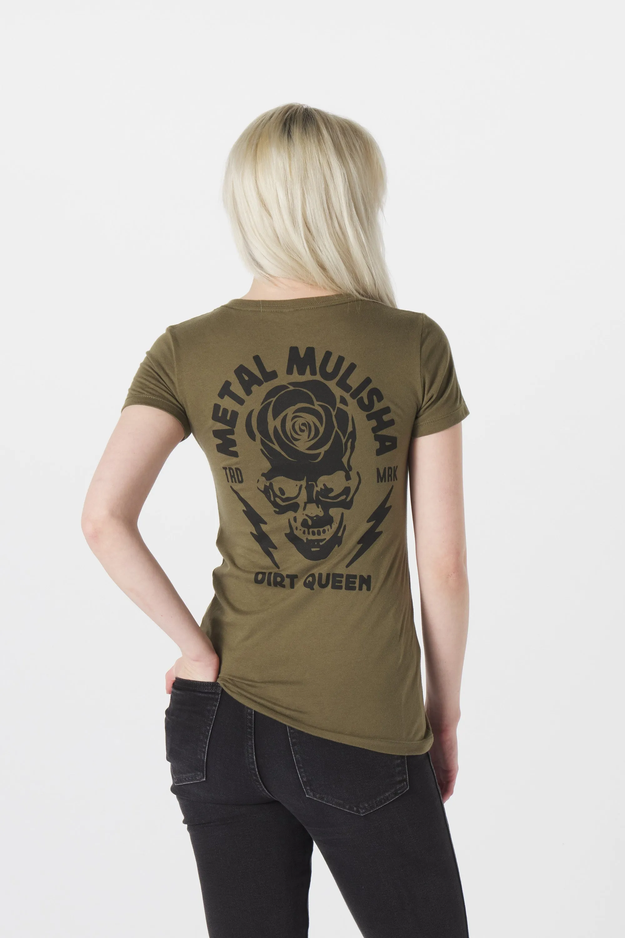 DIRT QUEEN V-NECK SLIM FIT TEE